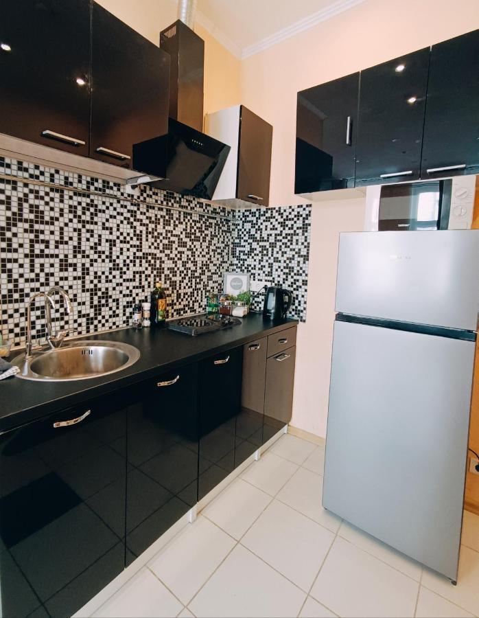 Centrally Located Studio Apartment Riga Exterior foto