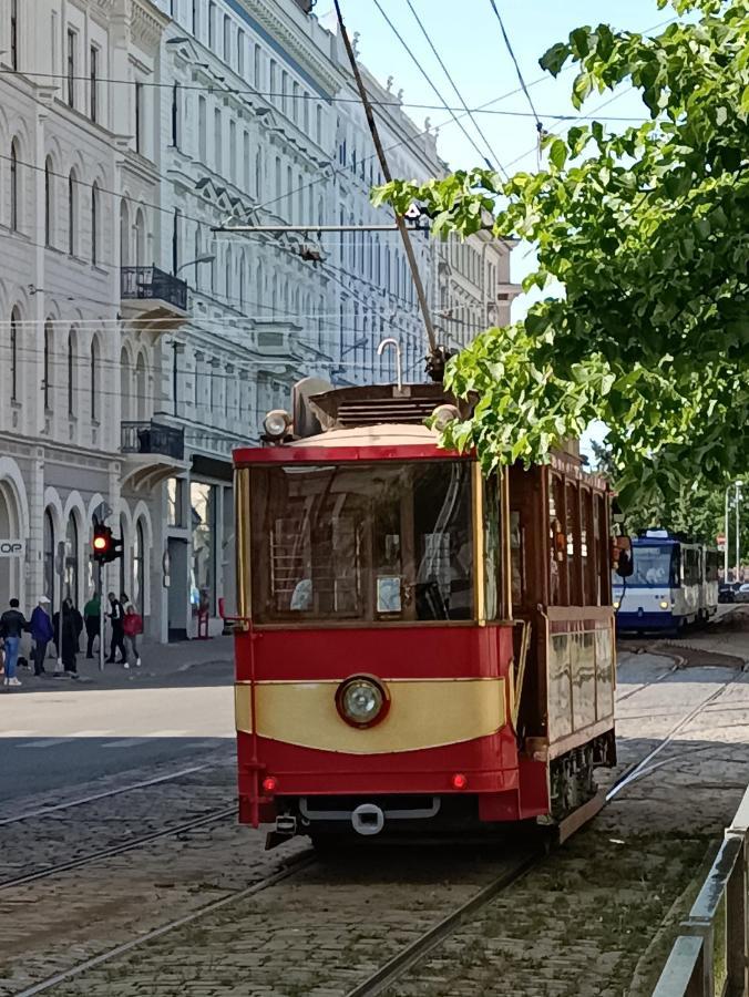 Centrally Located Studio Apartment Riga Exterior foto